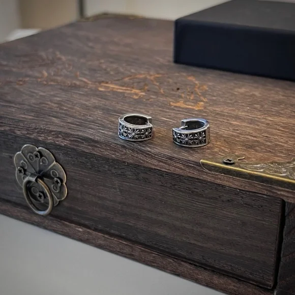 Chrome Hearts Silver Floral-Engraved Hoop Earrings - Picture 6 of 6